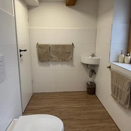 Modernes Stadtwohnen Im Charmanten Fachwerk, Mindestaufenthalt 3 Tage *